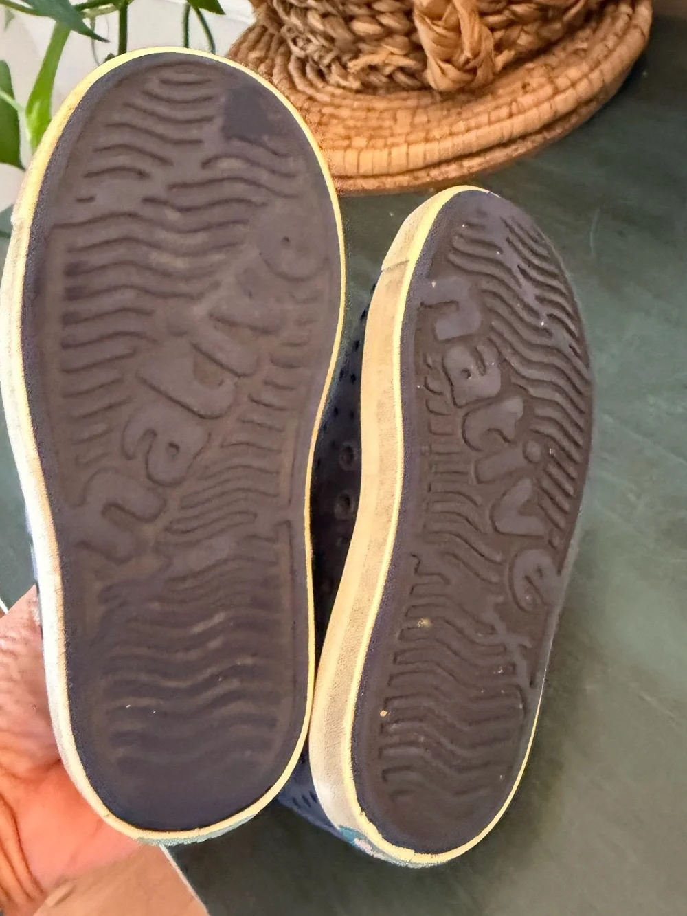 Native kids navy shoes. C9 In play condition.